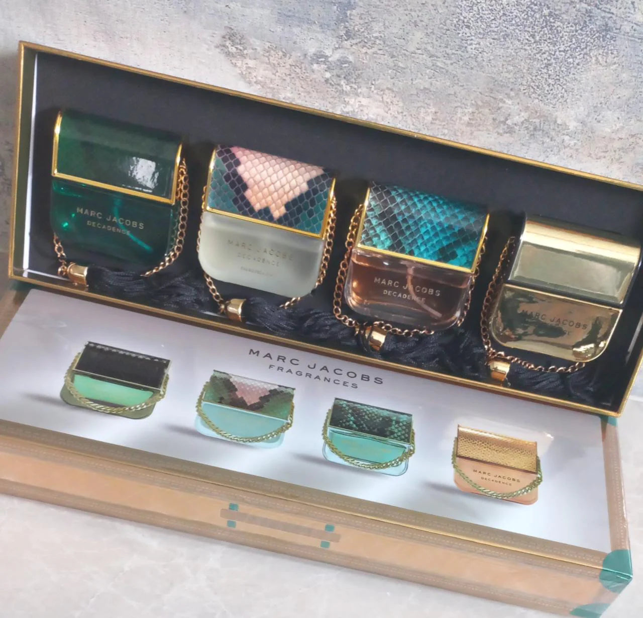 COFFRET MARCJACOBS 25ML X 4 ( 100ML )